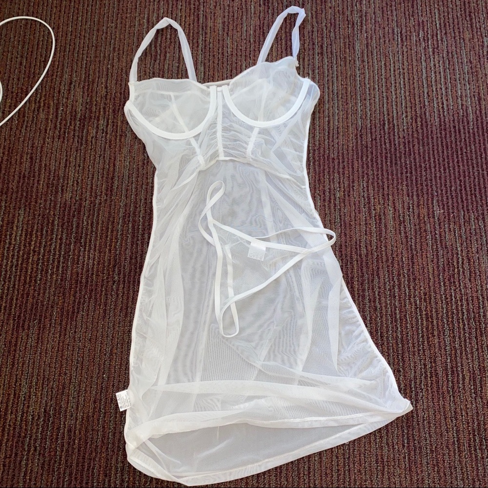 White sheet bustier ruffle body con dress